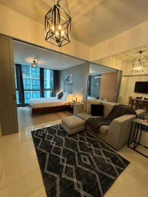 One Uptown Stylish Retro Suite